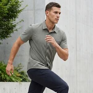 Lululemon Men's Grid Light Short Sleeve Shirt in Sage Green Medium